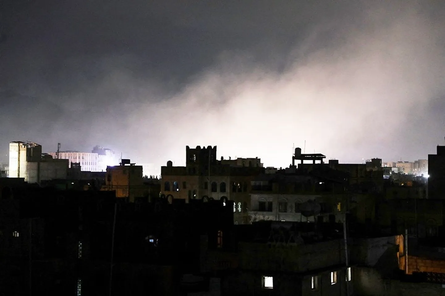 غارات أمريكية جديدة على مناطق بصعدة وحجة باليمن وزعيم الحوثيين: إسرائيل تعتمد على أمريكا بالإجرام